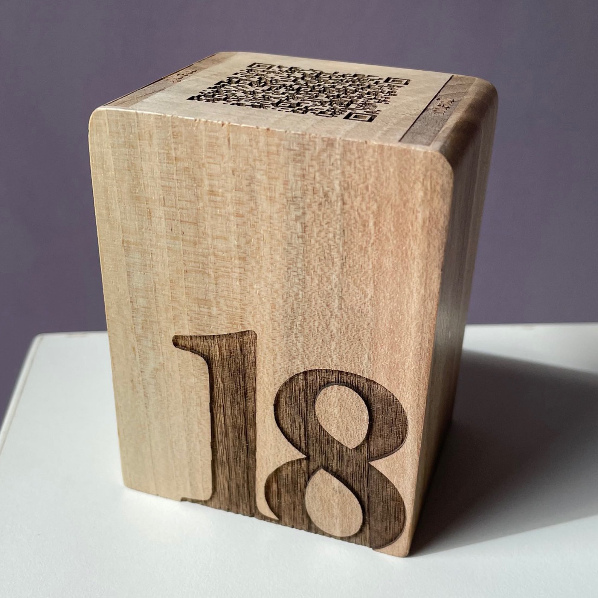 Segnatavolo in Legno Naturale Sostenibile QR Code Table - immagine 4